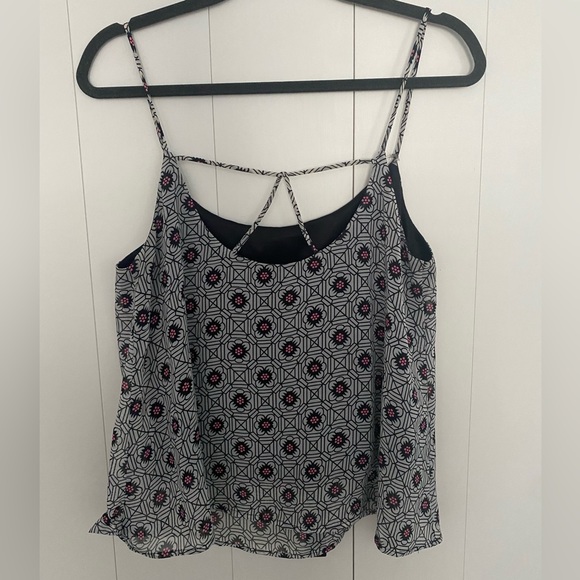 Lovely top - Picture 3 of 4